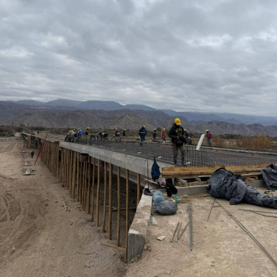 La construcción del puente más largo de la provincia ya tiene un avance del 60%